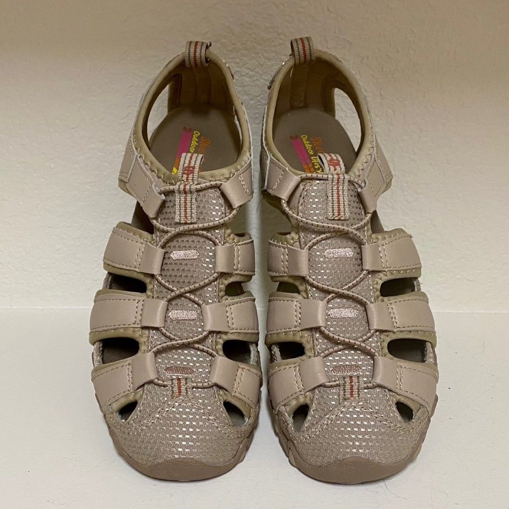 Skechers River Explorer Size 8.5 EUC